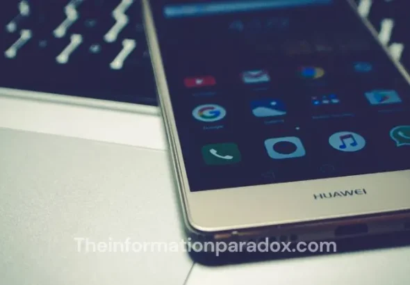 Нов Huawei лаптоп и смартфон на презентация, акцент върху HarmonyOS и Pura 80 серията