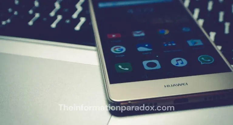 Нов Huawei лаптоп и смартфон на презентация, акцент върху HarmonyOS и Pura 80 серията