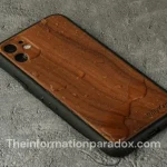 Различни аксесоари за смартфон – зарядно, кейс и защитно стъкло